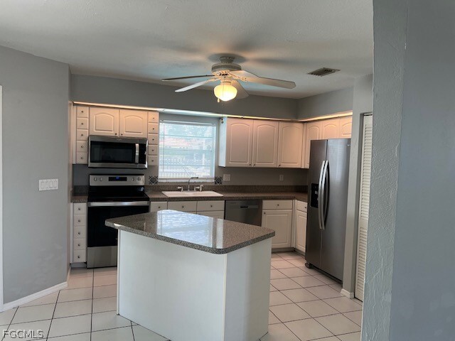 Photo - 17557 Duquesne Rd