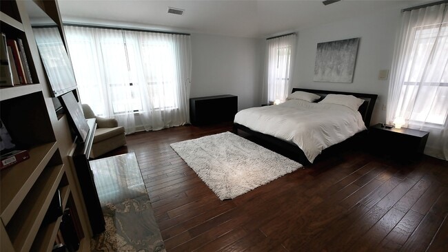 Building Photo - 19823 Sunbridge Ln