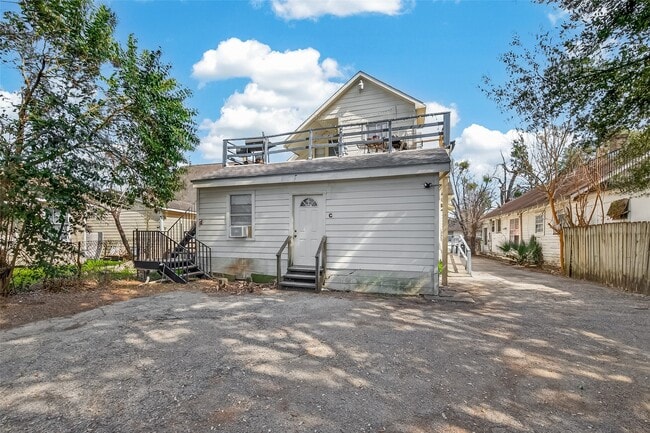 216 Burr St