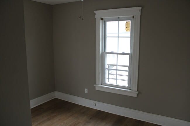 Building Photo - 110 Warren Ave