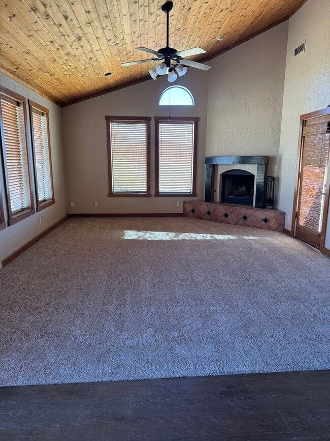 Photo - ** Spacious Retreat in Terra Estates II **