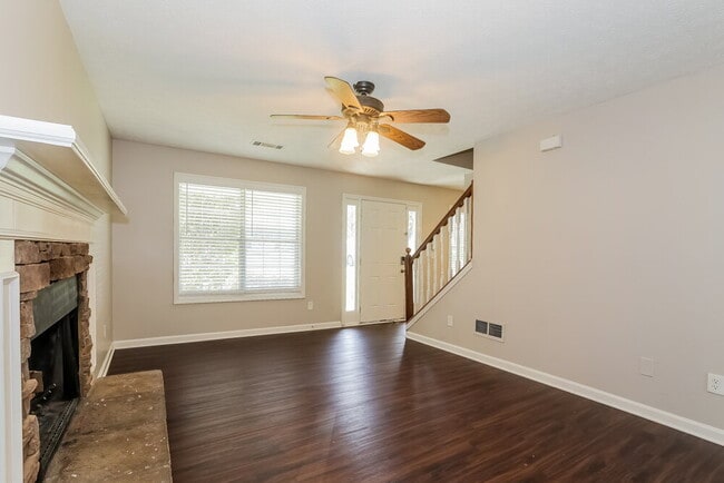 Photo - 350 Towler Dr