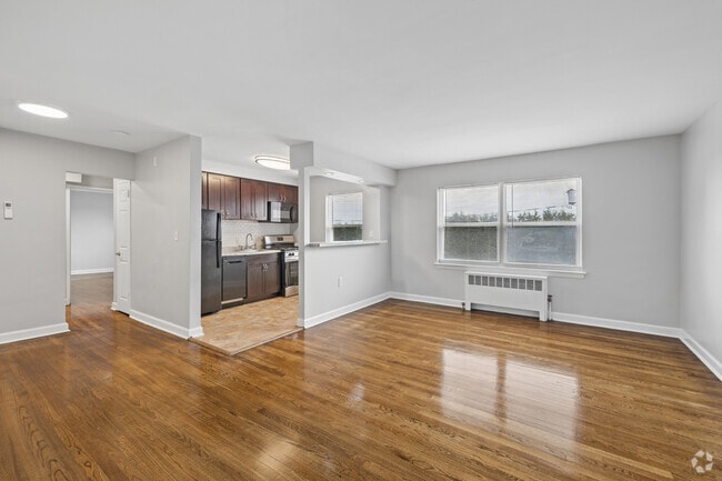 2BR, 1BA - 788SF - Kitchen/Living Room
