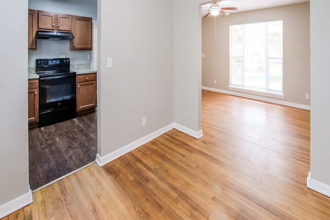 Photo - 6020 Woodside Dr