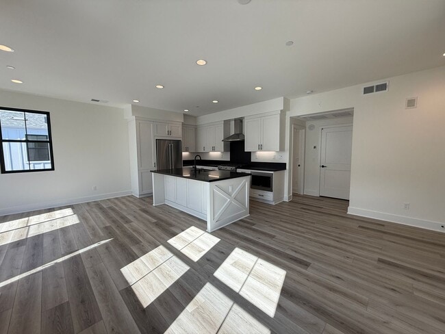 Photo - Brand New Encinitas Luxury Condo 1br 1 bath  garage $4300 Unidad 204