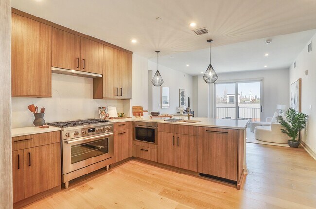 Photo - 931 Madison St Unidad 405