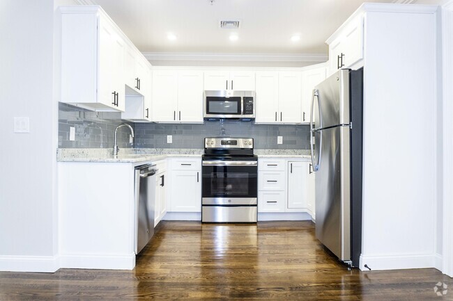 Building Photo - 73 Morris St Unit 2 Rental