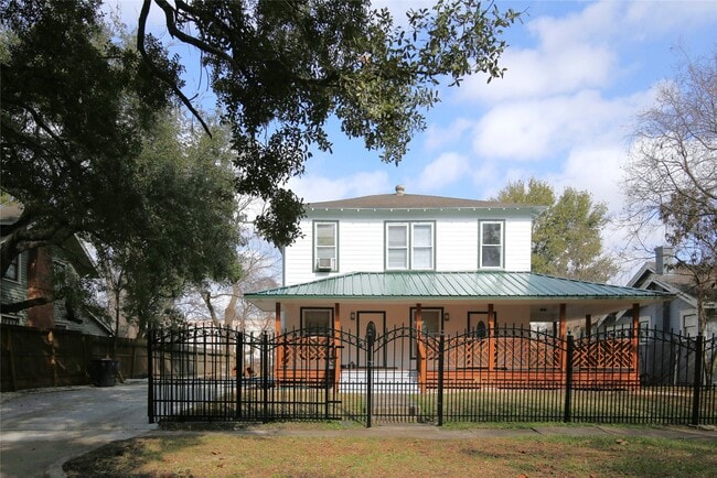 Building Photo - 4445 Rusk St Unit 2 Rental