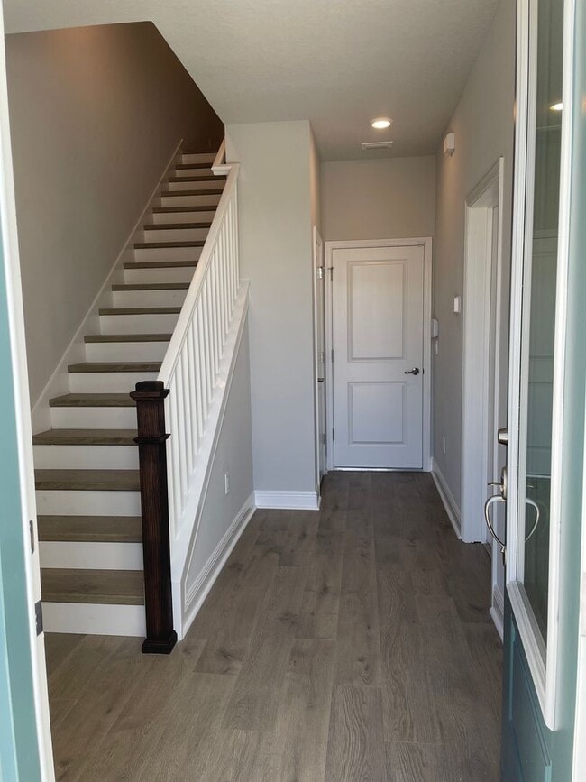 Photo - Annual Unfurnished 3 Bedroom, 3.5 Bathroom...