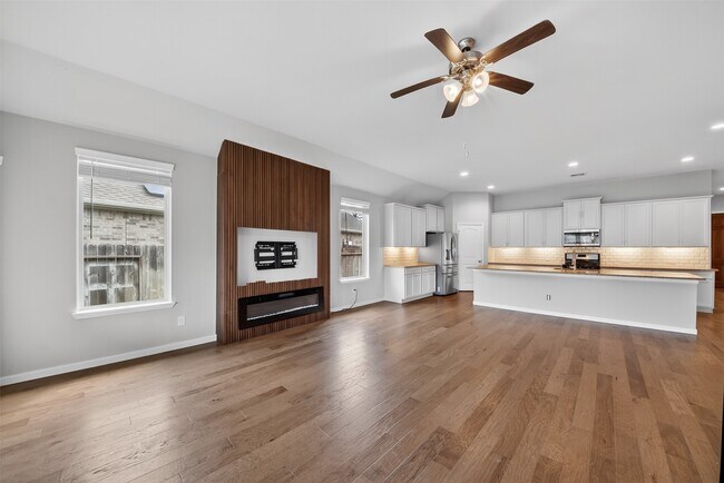 Photo - 18102 Humber River Ln