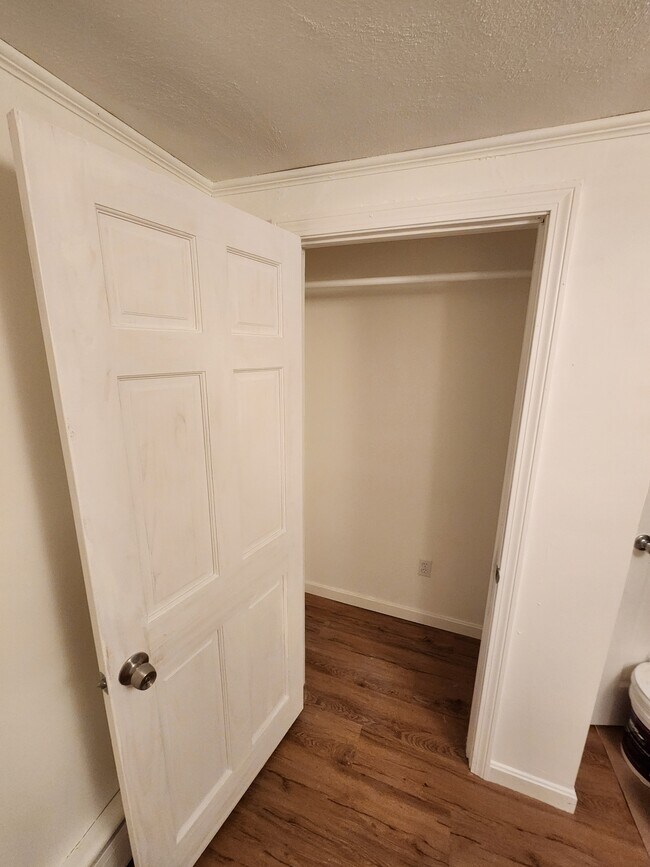 Armario en habitación en alquiler - 11 Hill Rd Unidad room 1