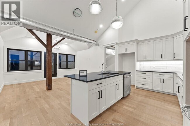 Photo - 247 Brock St Unité 403