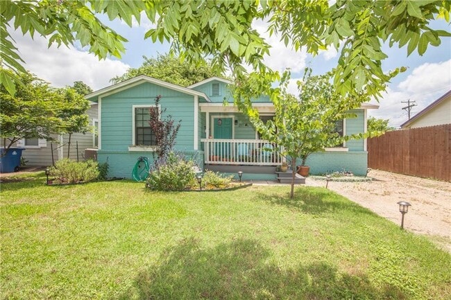 Photo - 211 W 55th St House