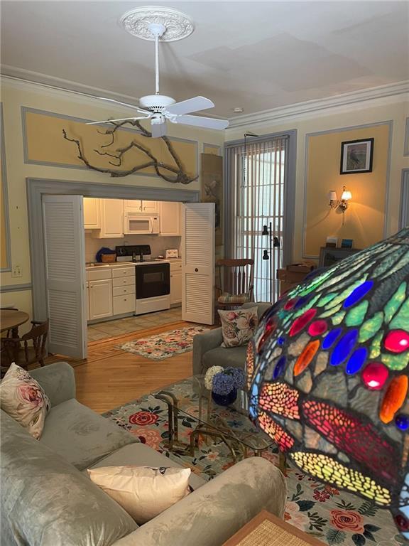 46 Chastellux Ave