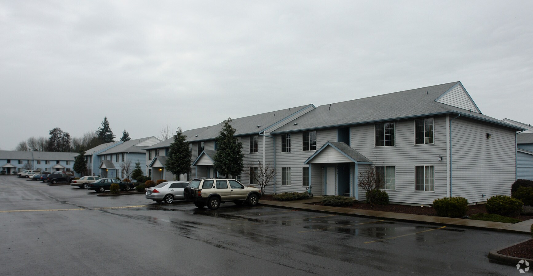 Centennial Park Apartments - Centennial Park Apartments