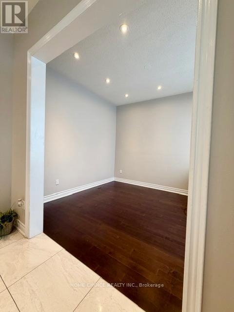 Photo - 42 Squire Ellis Dr