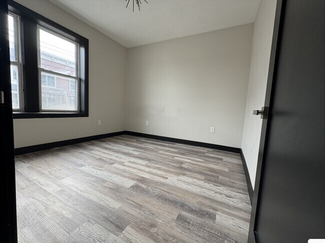 55 Lincoln St 302