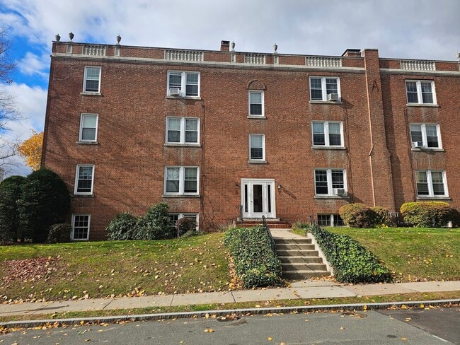 Building Photo - 5A Robin Rd Unit 5A