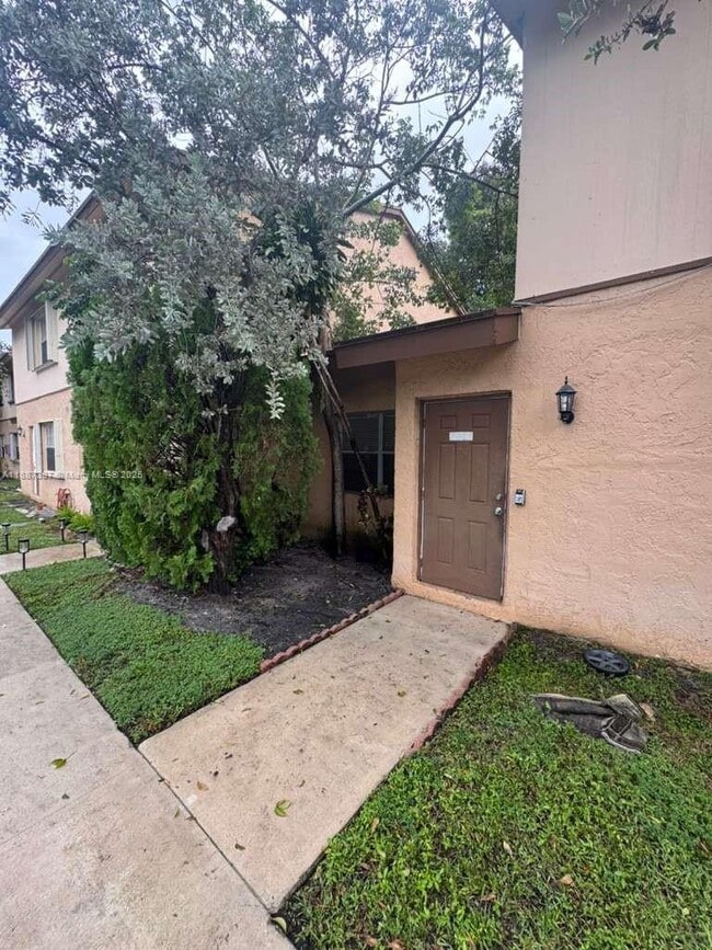 Building Photo - 7025 W Sunrise Blvd Unit 7025