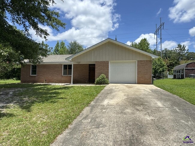 Photo - 120 Springwood Dr House