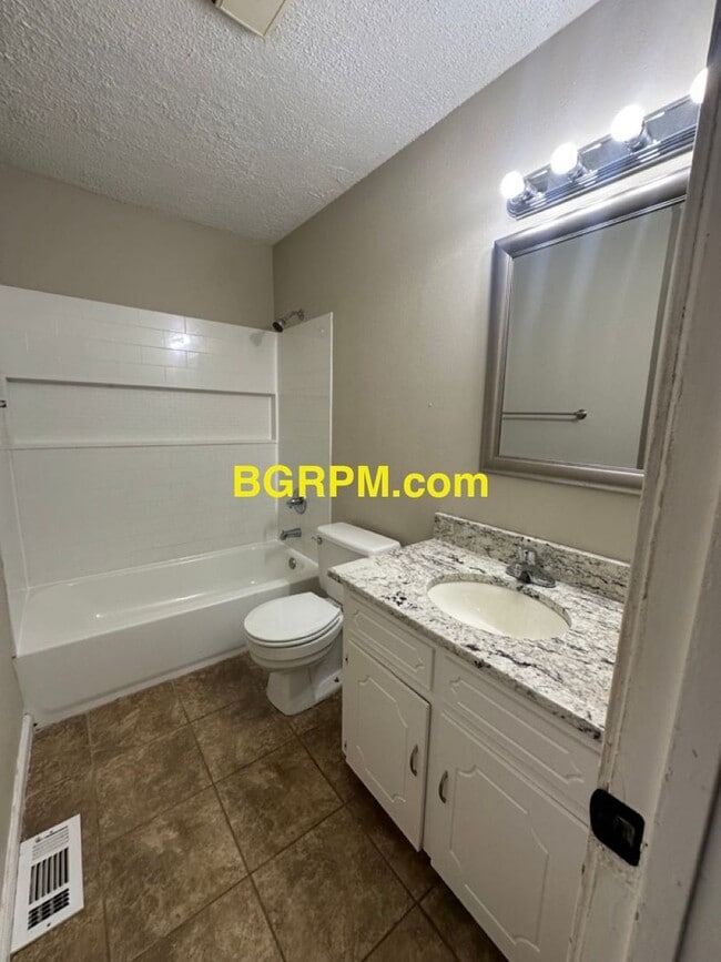 Photo - 1012 W Myrtle St Unit 1012 W Myrtle - A