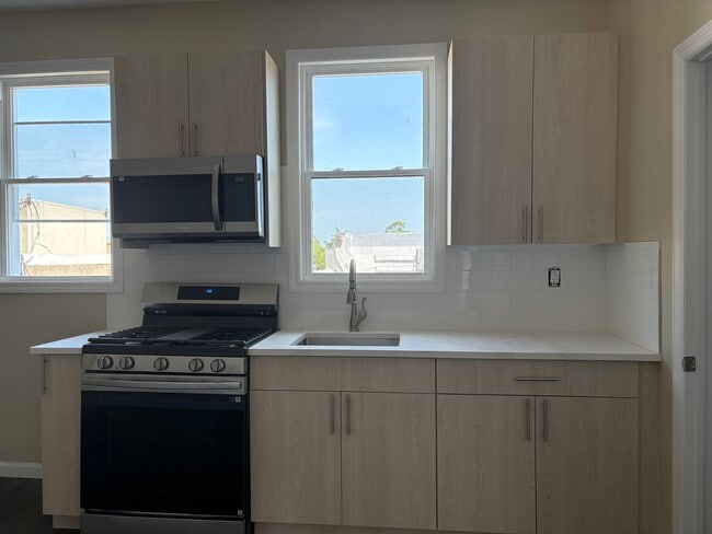 Gas cooking - 353 Central Ave Unit #2