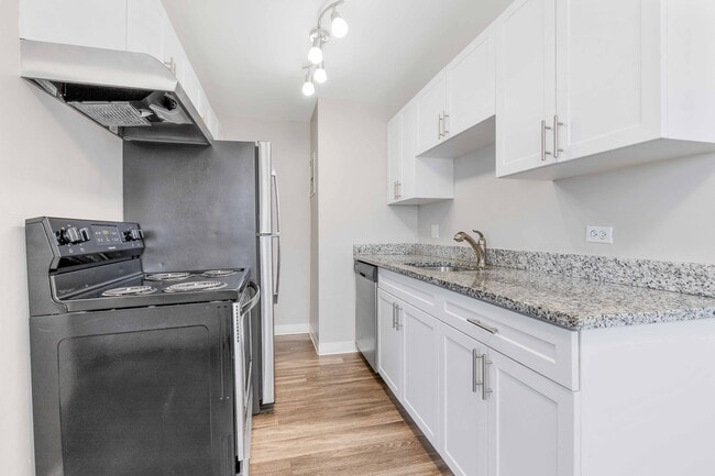 Photo - 1588 S Albion