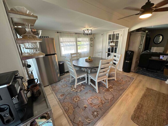 Photo - 1023 McCarthy Rd Unidad B