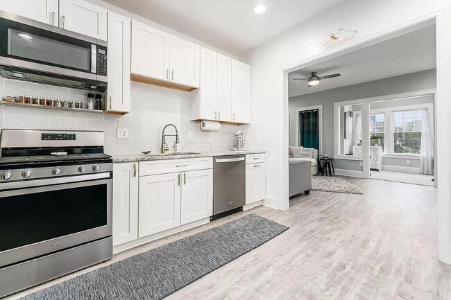 Building Photo - Renovated 2 Bed, 2 Bath Near Nationwide Hospital - Pet Friendly! Unit A