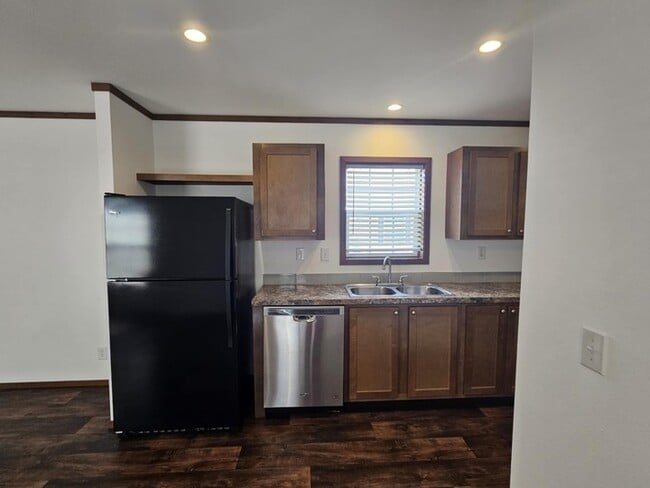 Photo - 76 Meggan Dr