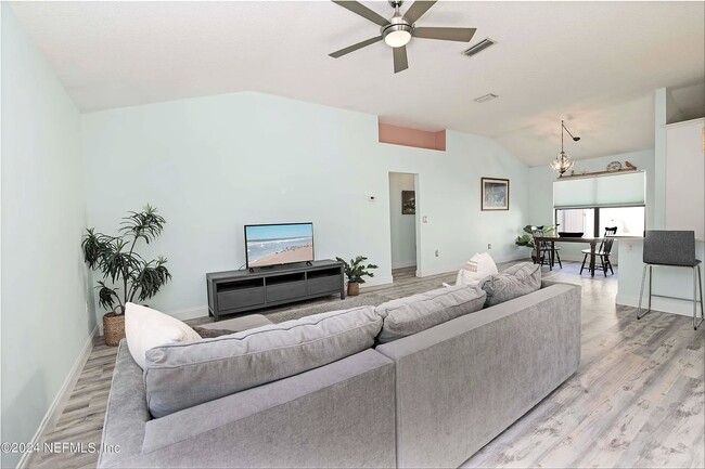 Photo - 1837 Keswick Rd