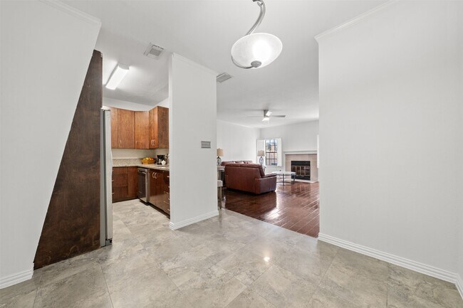 Photo - 9850 Pagewood Ln Unit 1402