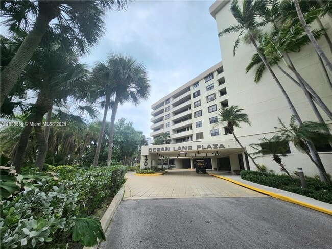 Building Photo - 170 Ocean Ln Dr Unit 906 Rental