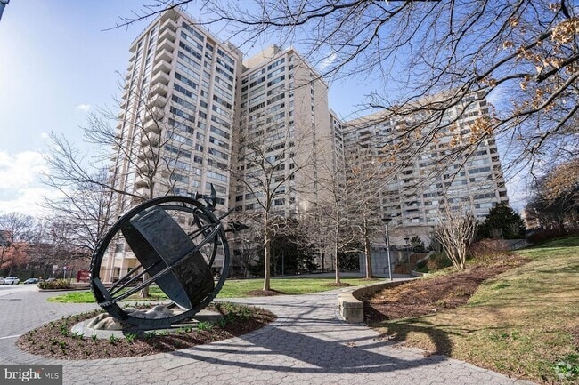 Building Photo - 5500 Friendship Blvd Unit 1826N Rental