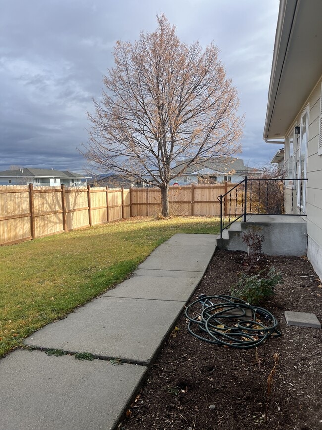 Photo - 911 Idlewilde Ct