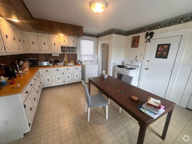 Building Photo - 543 Broadway Unit 2T Rental