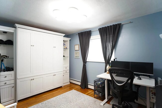 Photo - 12 Riverside St