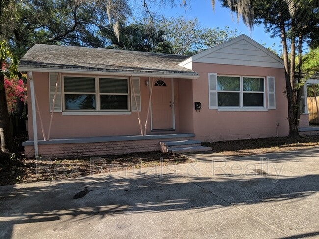 Building Photo - 834 38th Ave N