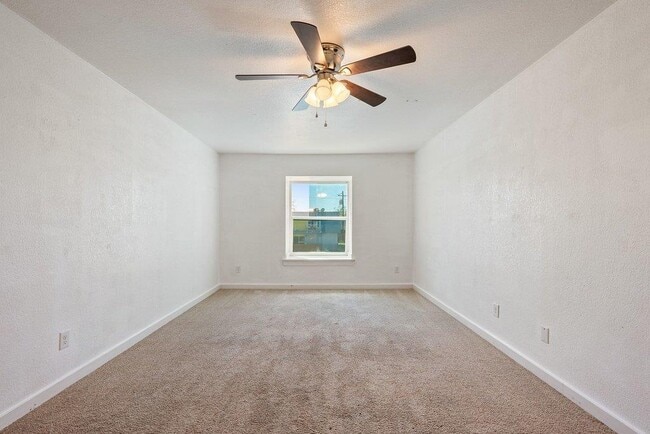 300 E Croslin St Unit 106