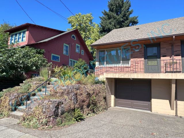 Building Photo - 1323 SE Salmon St Rental