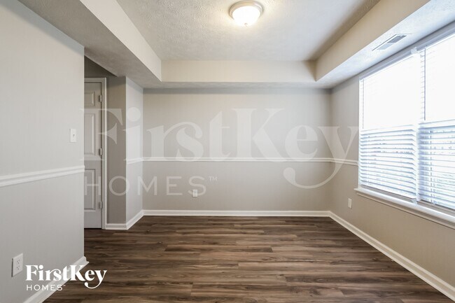 Photo - 4827 Lakestone Dr