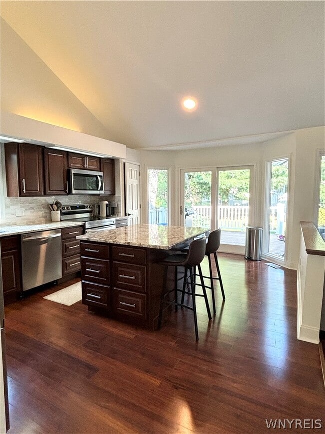Photo - 6035 Whitegate Crossing