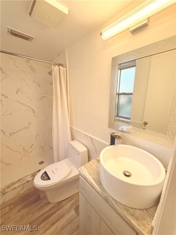 Photo - 12666 Kenwood Ln Unit B