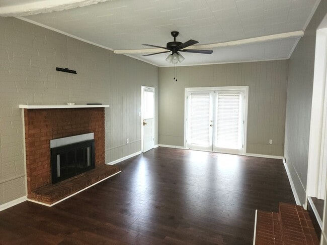 Photo - 3 bed 1 bath Brick Racher