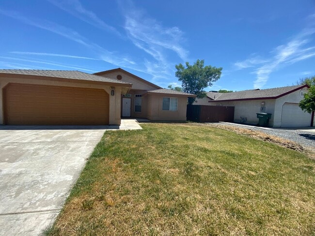 Cozy Home for rent in Hanford - Cozy Home for rent in Hanford