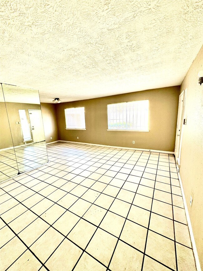 Photo - 5668 Birchmont Dr Unidad 2