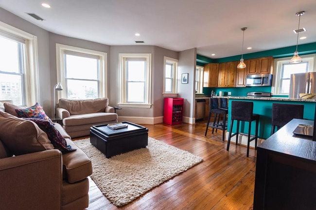 Building Photo - 1423 R St NW Unit 506