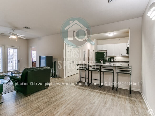 Building Photo - HALF OFF 1ST MONTHS RENT MOVE - IN SPECIAL... Unit 14-121 Rental