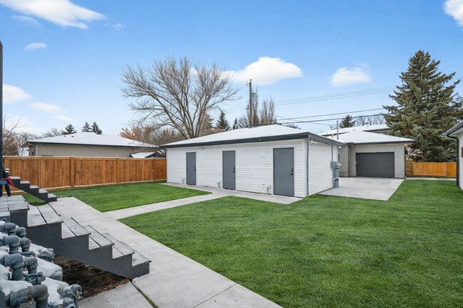 Photo - 10920-10130 130 St NW Unit Upper 1