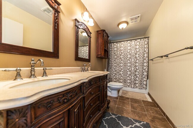100 W Broadway Unit 7F